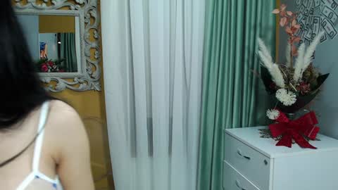 missjuliax online show from December 2024 06:48:02 AM