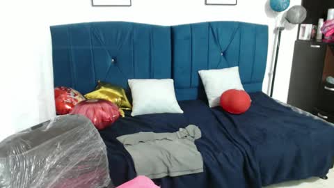 misskarol18 online show from February 2025 07:31:02 PM