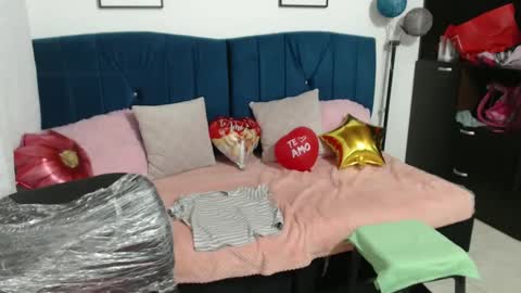 misskarol18 online show from February 2025 05:28:01 PM