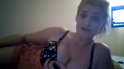Snapshot of misslicks chatting on October 2025 01:46:01 AM Misslicks online show from October 2025 01:46:01 AM