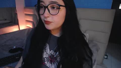 Miss Loise online show from October 2025 04:11:01 AM