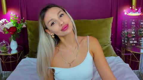 Snapshot of misslou_ chatting on November 2025 06:12:02 AM Lou online show from November 2025 06:12:02 AM