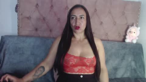 luccy online show from September 2025 07:37:01 PM