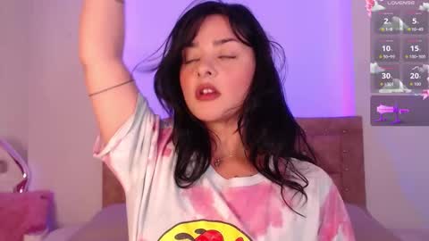 Snapshot of missmariana_ chatting on October 2025 12:32:02 AM missmariana_ online show from October 2025 12:32:02 AM