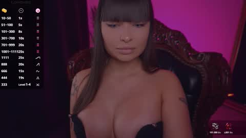 Snapshot of missmerciless chatting on October 2025 07:01:01 AM LUXXANDRA online show from October 2025 07:01:01 AM