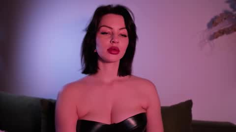   online show from October 2025 08:37:02 AM