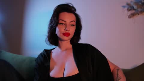   online show from October 2025 10:55:01 AM