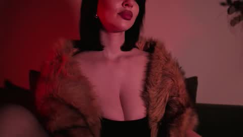   online show from November 2025 01:55:02 PM