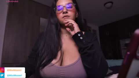 MissMoon online show from October 2025 01:50:02 AM