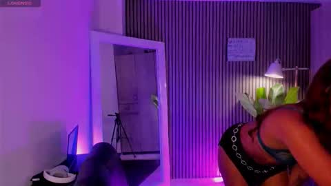 Naomi online show from September 2025 06:02:01 AM