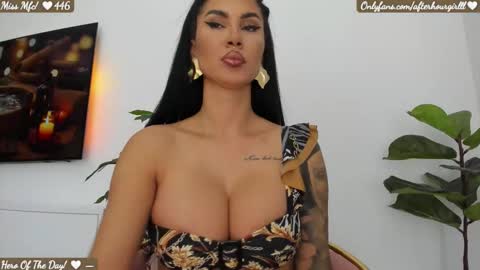 Renata online show from September 2025 07:41:02 PM