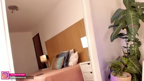 Emma Prada online show from October 2025 11:43:01 AM