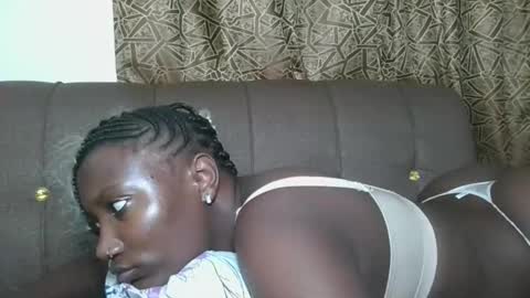 pretty gal online show from November 2025 02:10:01 AM