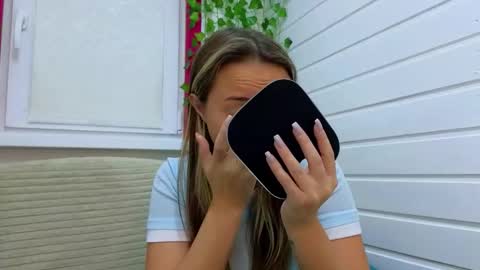 Snapshot of misss_viki chatting on October 2025 06:43:02 AM . online show from October 2025 06:43:02 AM