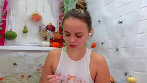 Snapshot of misss_viki chatting on October 2025 07:42:01 AM . online show from October 2025 07:42:01 AM