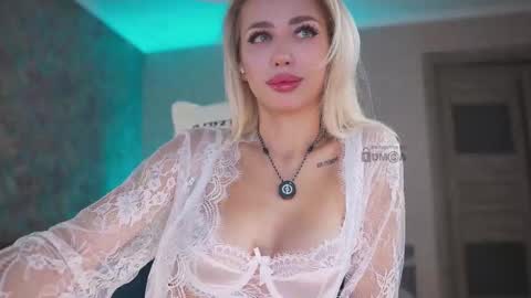 Snapshot of misstics_ chatting on October 2025 12:20:02 AM Eva online show from October 2025 12:20:02 AM