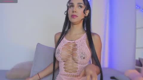 Violetta online show from October 2025 01:00:01 PM