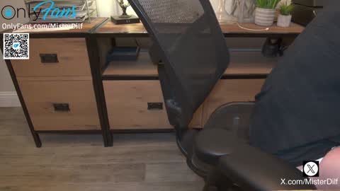 MISTER DILF  online show from January 2025 02:51:02 PM