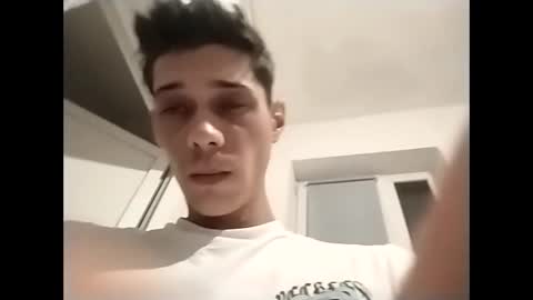 Snapshot of misteriosoxragazzo chatting on October 2025 06:28:02 PM MisteriosoXragazzoX online show from October 2025 06:28:02 PM