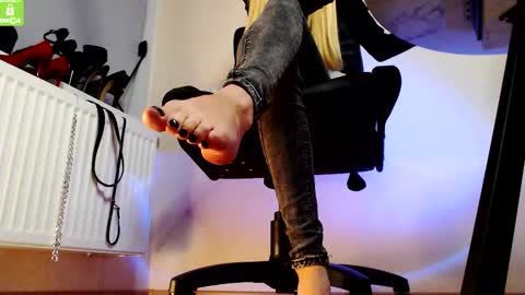  Mistress Alice  online show from September 2025 05:12:02 PM