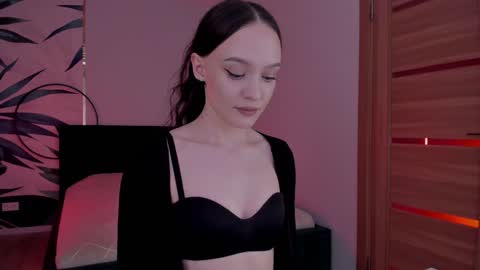 Mistress Mia online show from December 2024 01:47:02 AM