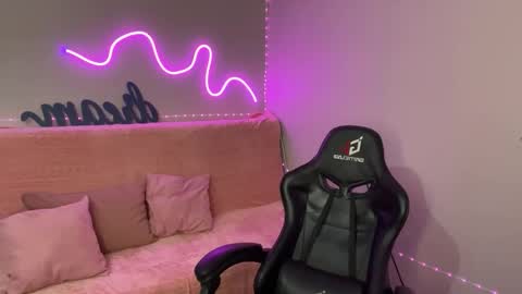 Snapshot of mistress_of_hearts chatting on November 2025 05:29:02 AM Mia online show from November 2025 05:29:02 AM