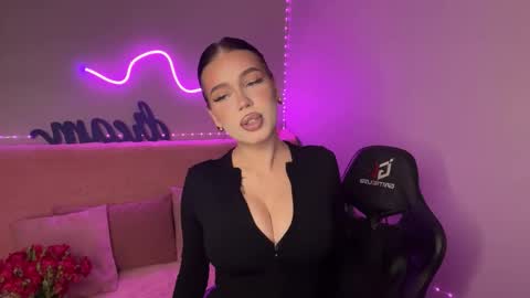 Snapshot of mistress_of_hearts chatting on November 2025 08:43:01 PM Mia online show from November 2025 08:43:01 PM