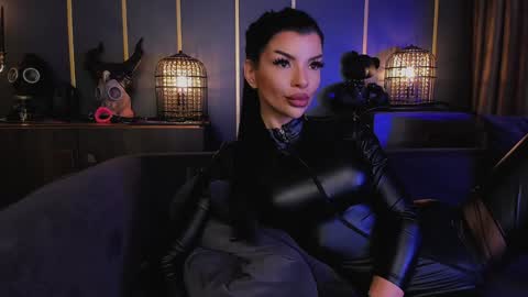 Elenia online show from December 2024 10:57:01 AM
