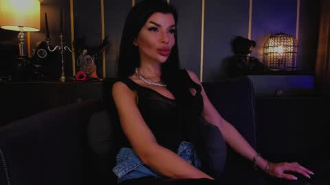 Elenia online show from January 2025 10:21:02 AM