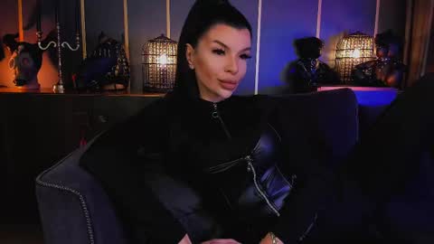 Elenia online show from February 2025 10:20:02 AM