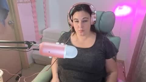 Snapshot of mistressleahbrooks chatting on September 2025 01:27:01 AM mistressleahbrooks online show from September 2025 01:27:01 AM