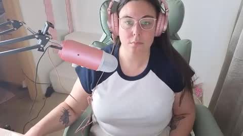 Snapshot of mistressleahbrooks chatting on September 2025 01:51:01 AM mistressleahbrooks online show from September 2025 01:51:01 AM