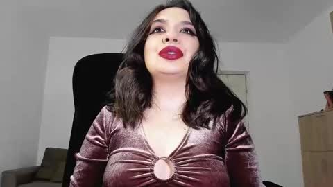 Snapshot of mistressmichelle5 chatting on February 2025 06:18:02 AM YourGoddessM online show from February 2025 06:18:02 AM
