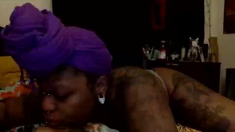 Snapshot of mistressmystii chatting on October 2025 02:42:01 AM Mistress Mystii online show from October 2025 02:42:01 AM