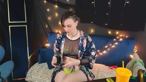 Mistress Quynn online show from October 2025 08:17:02 PM