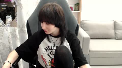 misty_dark online show from November 2025 09:04:02 PM