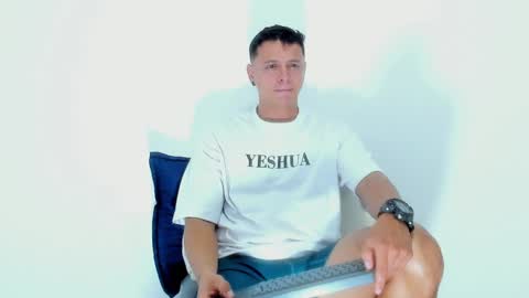 Snapshot of mitchellburns chatting on December 2024 05:26:01 AM mitchell online show from December 2024 05:26:01 AM