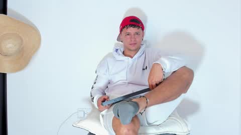 Snapshot of mitchellburns chatting on February 2025 05:19:02 AM mitchell online show from February 2025 05:19:02 AM