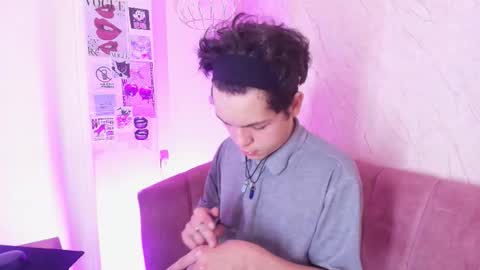 Kevin  online show from September 2025 07:13:02 PM