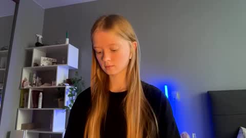 Amelia online show from October 2025 02:14:02 PM