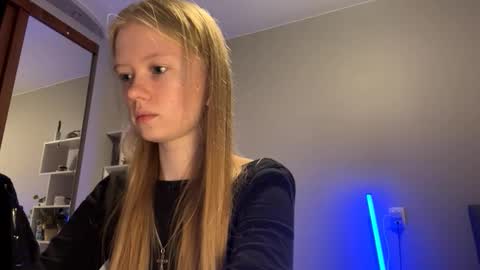 Amelia online show from October 2025 03:20:01 PM