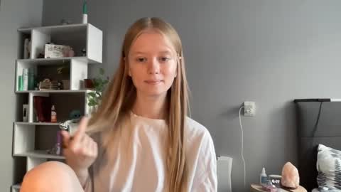 Amelia online show from October 2025 01:22:01 PM