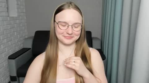 Snapshot of miya_mimi chatting on February 2025 09:58:01 PM Miya online show from February 2025 09:58:01 PM