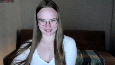 Snapshot of miya_mimi chatting on September 2025 04:28:02 PM Miya online show from September 2025 04:28:02 PM
