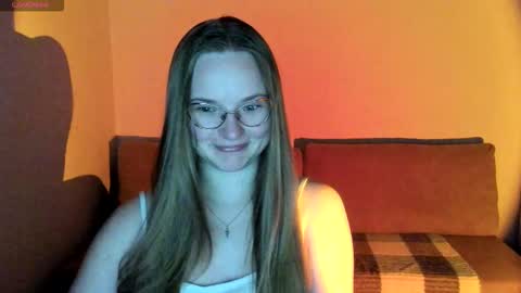 Snapshot of miya_mimi chatting on September 2025 04:42:01 PM Miya online show from September 2025 04:42:01 PM