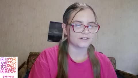 Snapshot of miyabe chatting on October 2025 11:29:01 AM Milana online show from October 2025 11:29:01 AM