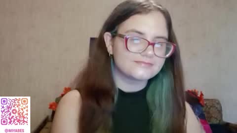 Snapshot of miyabe chatting on October 2025 07:31:02 AM Milana online show from October 2025 07:31:02 AM