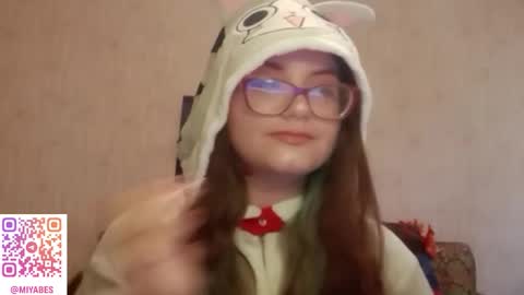 Snapshot of miyabe chatting on October 2025 09:17:04 AM Milana online show from October 2025 09:17:04 AM