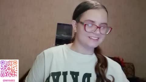 Snapshot of miyabe chatting on October 2025 11:58:02 AM Milana online show from October 2025 11:58:02 AM