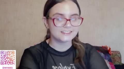 Snapshot of miyabe chatting on October 2025 11:14:02 AM Milana online show from October 2025 11:14:02 AM